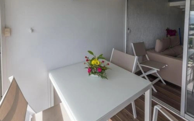 Superbe studio en duplex, vue sur mer et piscine