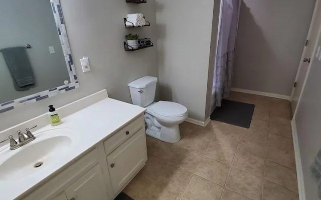 Andrea Abode 5 Bedroom Home by RedAwning