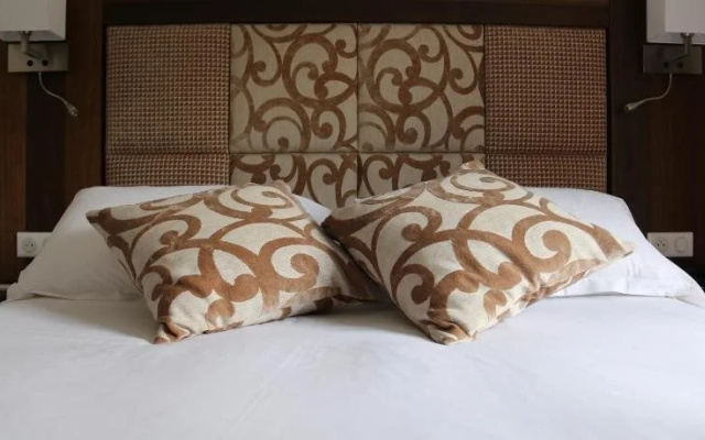 B Lodge Hotel