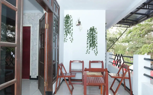 Oyo 1380 Velodrome Family House