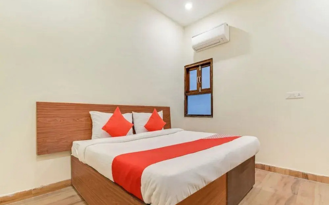 OYO Flagship 439 Krishna Living