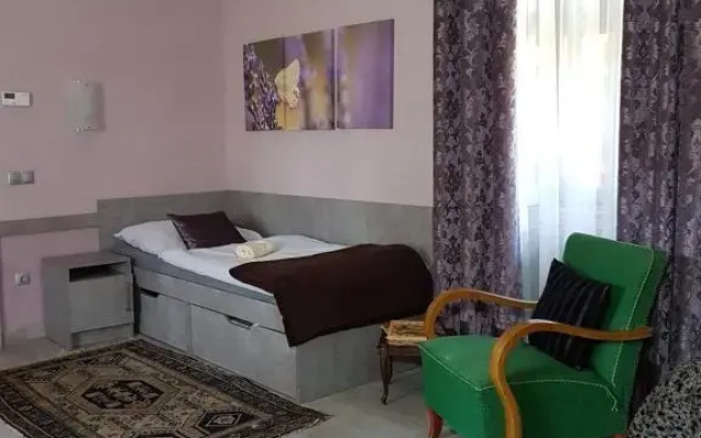 Ketbodonyi Apartmanhaz