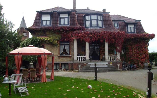 Отель B&B De Vijf Zuilen вид на фасад