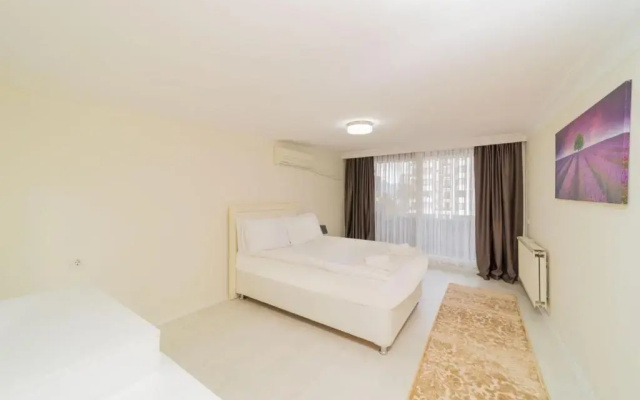 Flat With Terrace Next To Konyaalti Beach