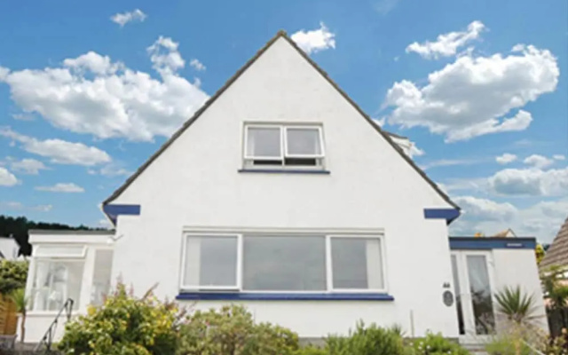 Detached House, 2 Bed, Sleeps 4, Parking