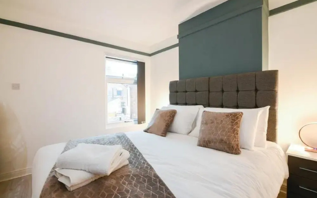 Elegant 2 Bed House at Saxon - Leicester