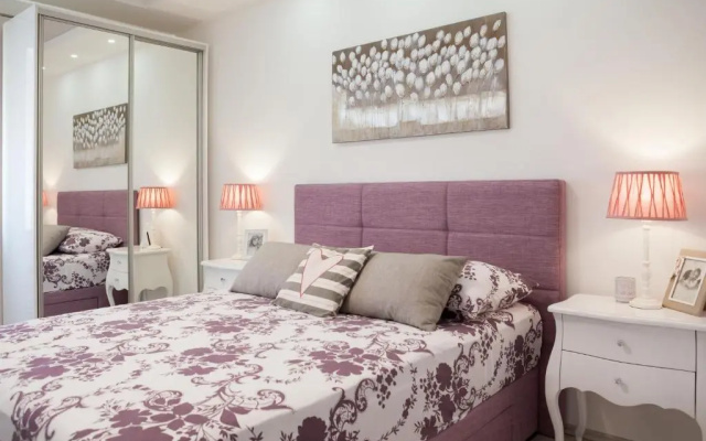 Old City Luxury Apartment Iris