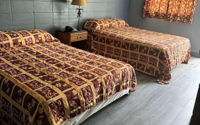 Clayton House Motel