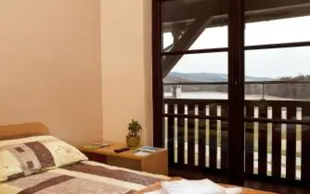 Pokoje gościnne nad zalewem w Starej Morawie