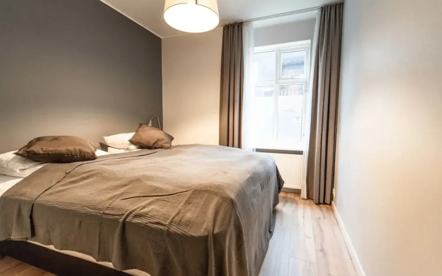 Baldur Apartments