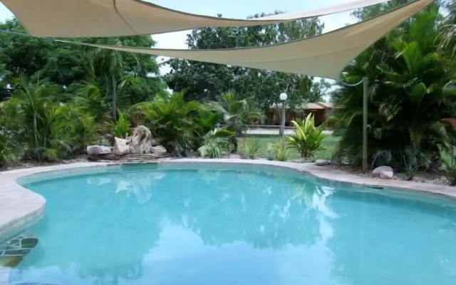 Territory Manor Motel & Caravan Park