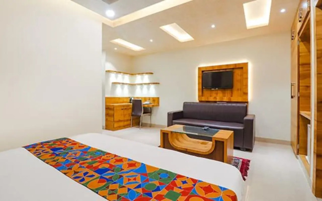 FabHotel Holiday Grand