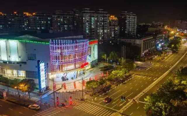 Rest Hotel (Shanghai Jinshan Bailian Shopping Center)