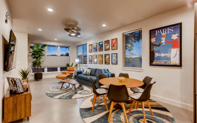 Elegant Townhome Near Old Town, Breweries and River!
