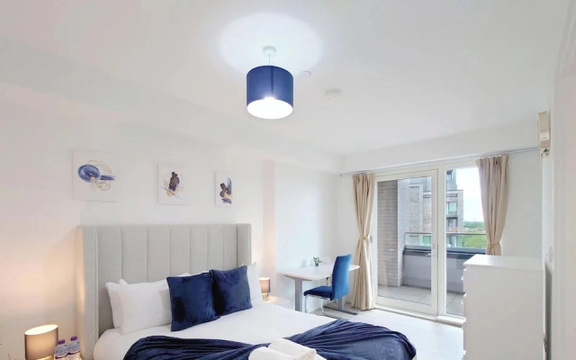 Deluxe Serviced Three Bedroom Apartment