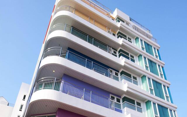 Pattaya Sea View Hotel вид на фасад