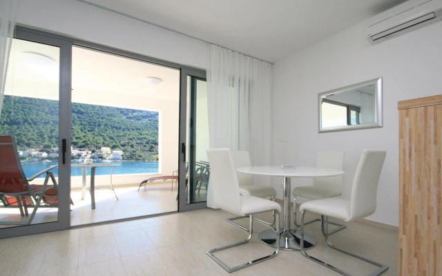Nice Home in Grebastica With Wifi and 2 Bedrooms