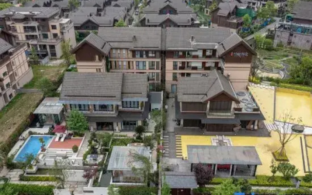 Huazhu Yueqingcheng Hot Spring Hotel (Dujiangyan Panda Valley Branch)