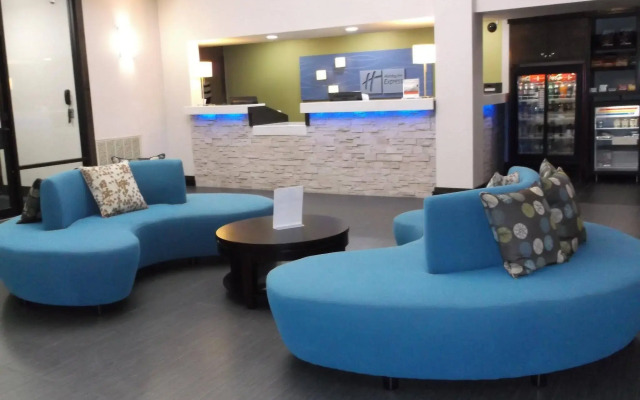 Holiday Inn Express Hotel & Suites Bentonville by IHG