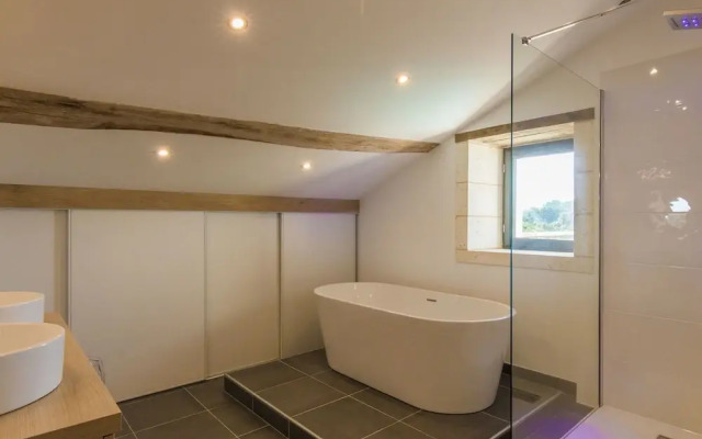 Charming holiday home in Aquitaine with Swimming Pool