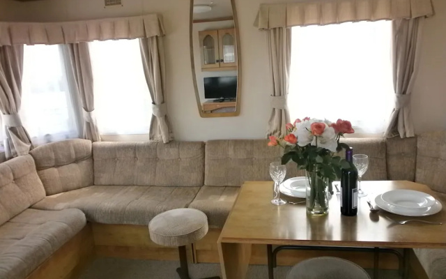 Howells Leisure Fishguard Holiday Park - Caravan Park