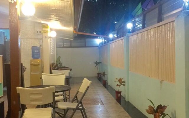 Отель Ace Traveller's Inn Филиппины, Пуэрто-Принцеса - отзывы, цены и фото номеров - забронировать отель Ace Traveller's Inn онлайн вид на фасад