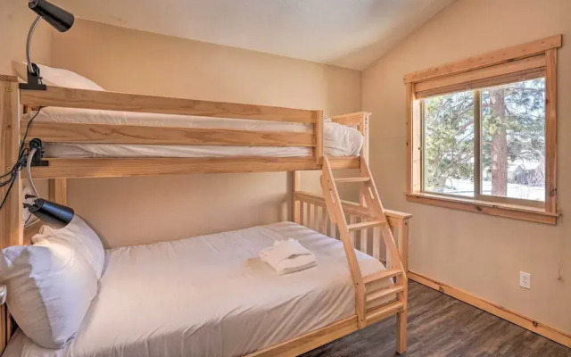 Family-friendly Oregon Vacation Home w/ Yard