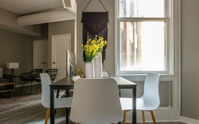 Large 2BR Apt Near Perk Plaza
