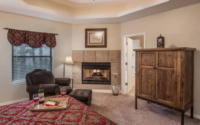 Alto Family Escape - Four Bedroom Cabin with Hot Tub