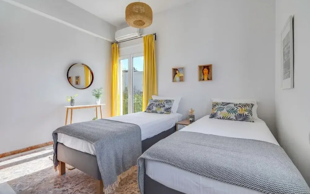 Sea City and Mountain View Apartment