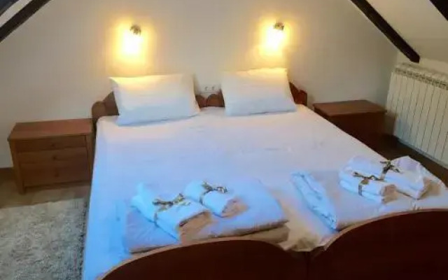 Kona Apartment