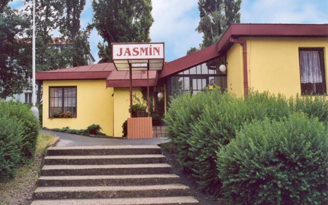 EA Hotel Jasmín вид на фасад