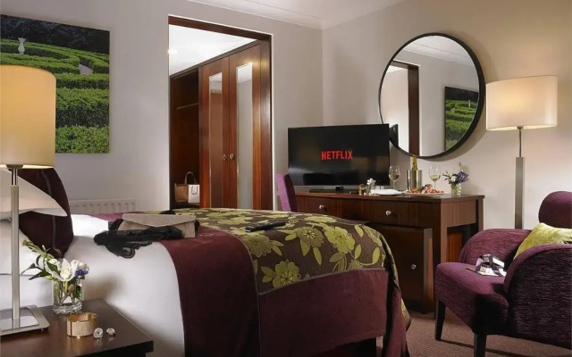 Camden Court Hotel