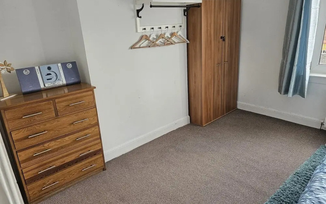 Snug - Meadhan Apartment