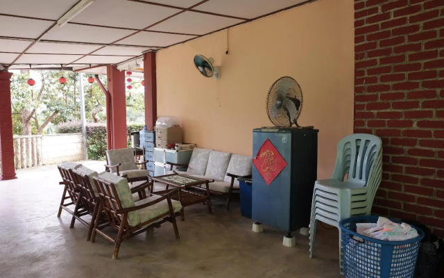 OYO 89928 ACF Guest House