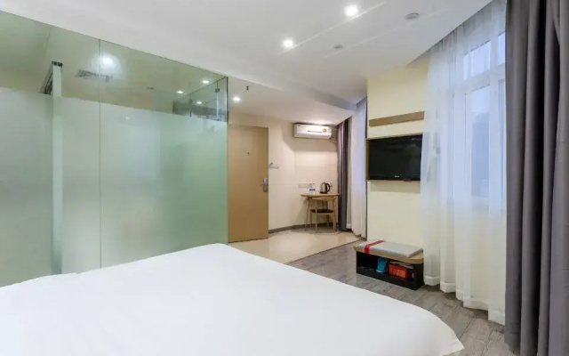 Lijia Express Hotel (Wuhan Jinghe Square Branch)