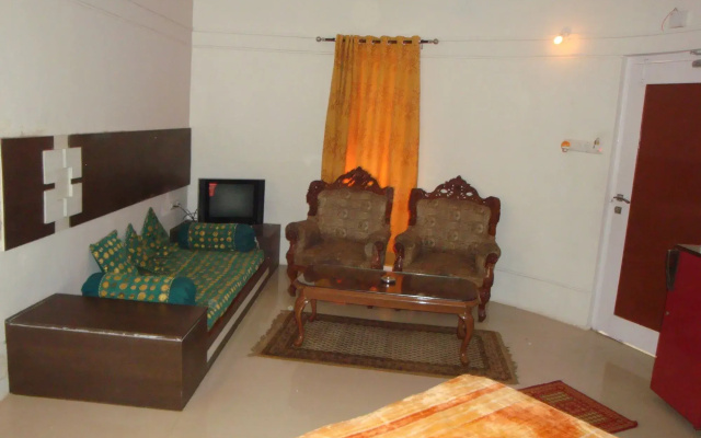 Hotel Tapovan