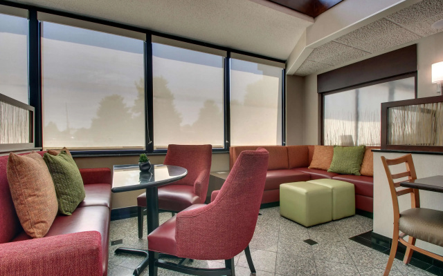 Drury Inn & Suites Evansville East
