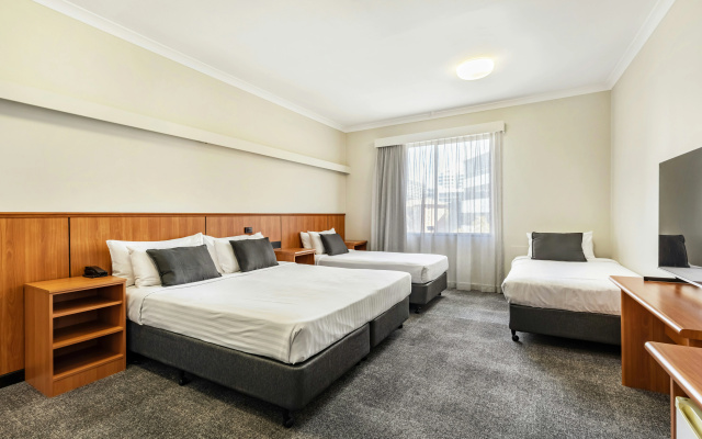Metro Hotel Perth City
