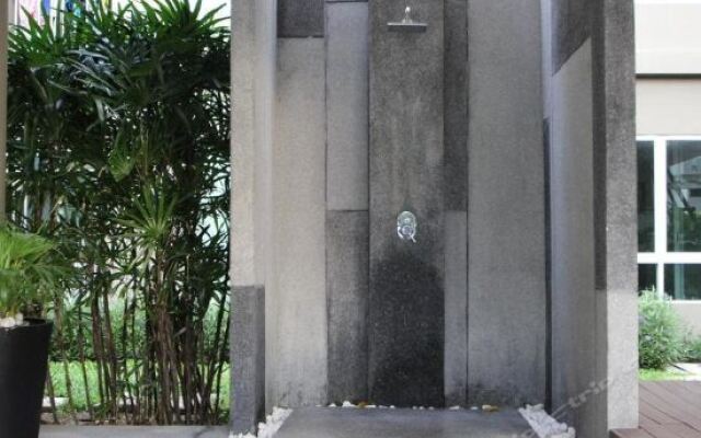 Отель D Condo Kathu-Patong вид на фасад