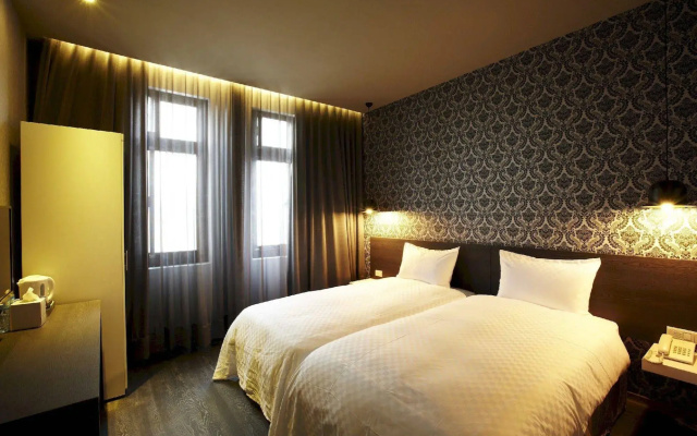 Main inn
