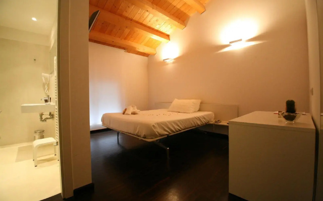 15.92 Hotel