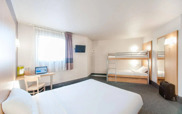 B&B HOTEL Cholet Sud