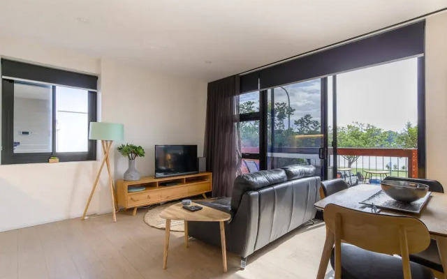Comfy 2-bedroom Apartment With a Clyde River View