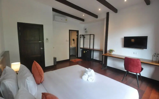The Eight Ratvithi House