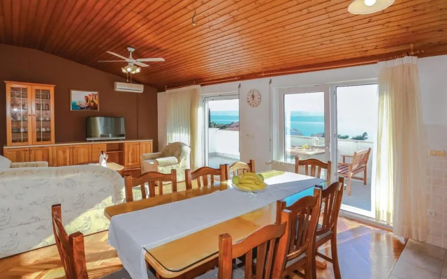Beautiful Home in Nemira With Jacuzzi, Wifi and 2 Bedrooms
