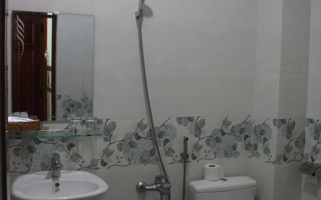 Mai Tra Hotel