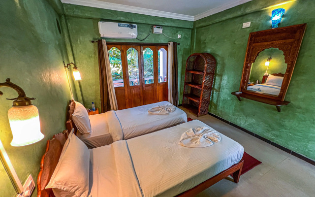 Отель Alpa Viram Retreat Goa