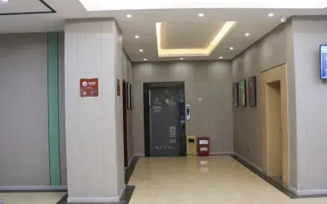 Kaiman Hotel (Yichun No.1 High School Yuanzhou Ancient City)