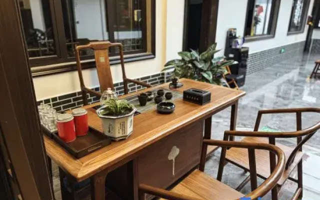 "Lingshi Dongwang Residence (Wang Family Courtyard Lodge